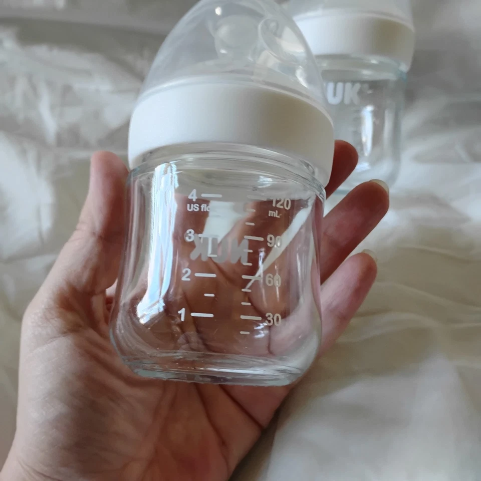 Mamadeiras de vidro com mamilos de silicone NUK - Imagem 3 de 3