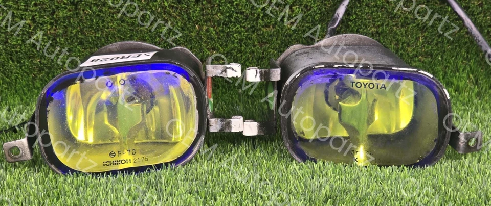 Faros antiniebla izquierda y derecha Toyota Corolla Vitz 1999-2005 ICHIKOH 2175 OEM JDM usados Foto 3 de 4