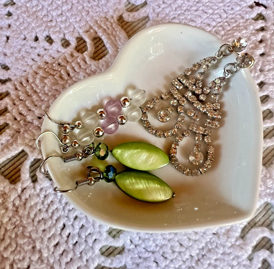 Boucles d'oreilles pendants verre argenté clous TBE - Photo 1/4