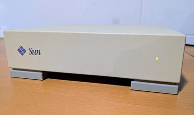 Sun Microsystems Model 411 P/N 595-2872-02 External SCSI Enclosure *EXCELLENT*