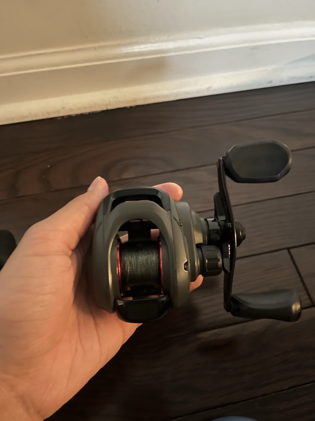 Quantum Gray Black MY100S Baitcast Reel 6.1:1 Gear Ratio 100