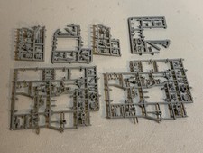 A28647 WARHAMMER 40K ASTRA MILITARUM IMPERIAL IG TANK LEMAN BITS LOT ON SPRUE
