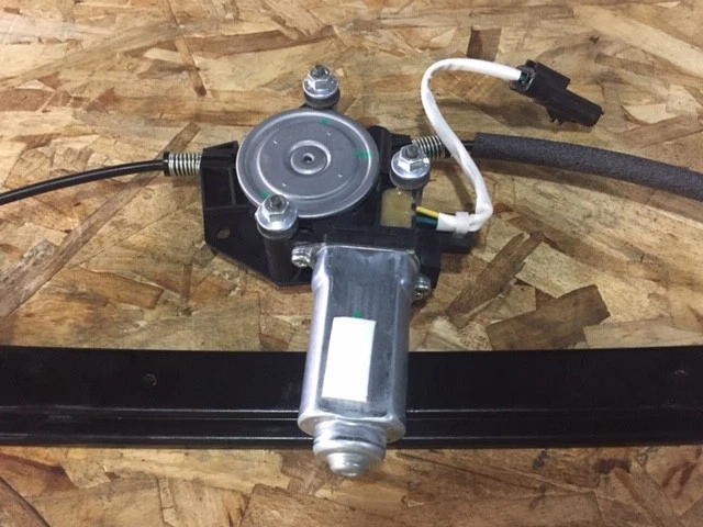 SE ADAPTA A DODGE DAKOTA 2000-2001 REGULADOR RL PUERTA VENTANA 55256495AI - NUEVO OEM Foto 3 de 3