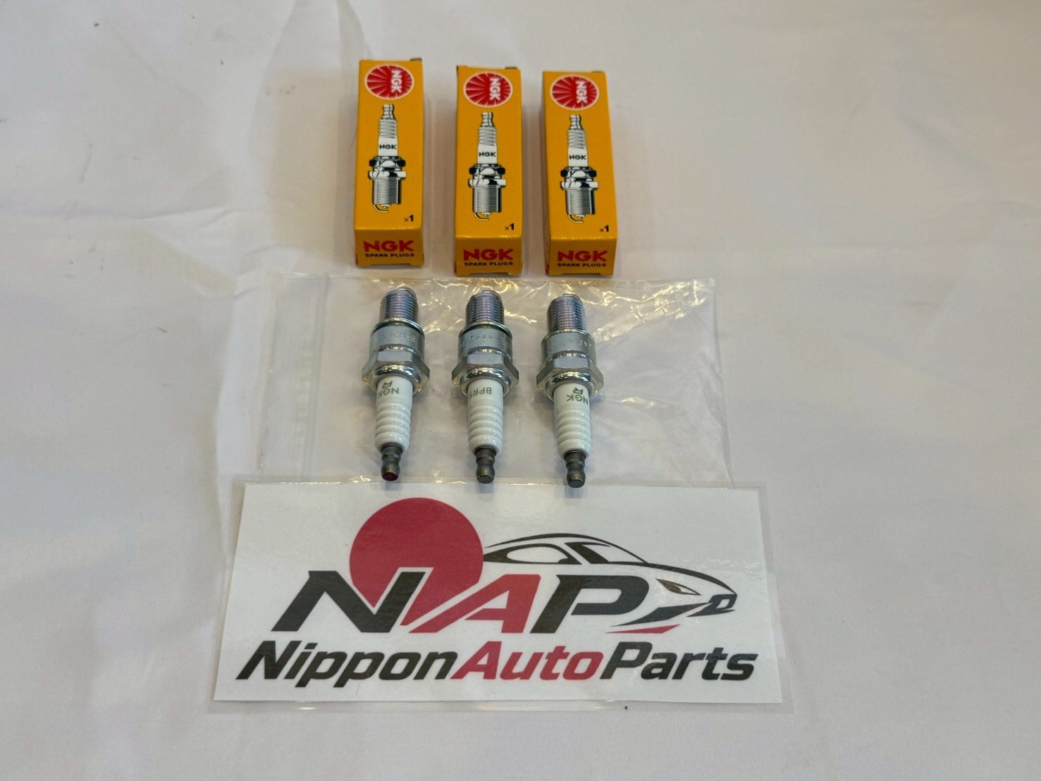NGK SPARK PLUG Part Number BPR5E Stock No. 7075 New Genuine  Set Of 3