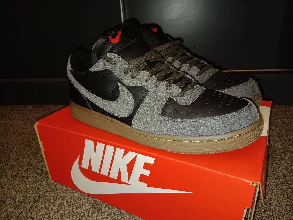 Nike Air Force 1, photo 2 of 5