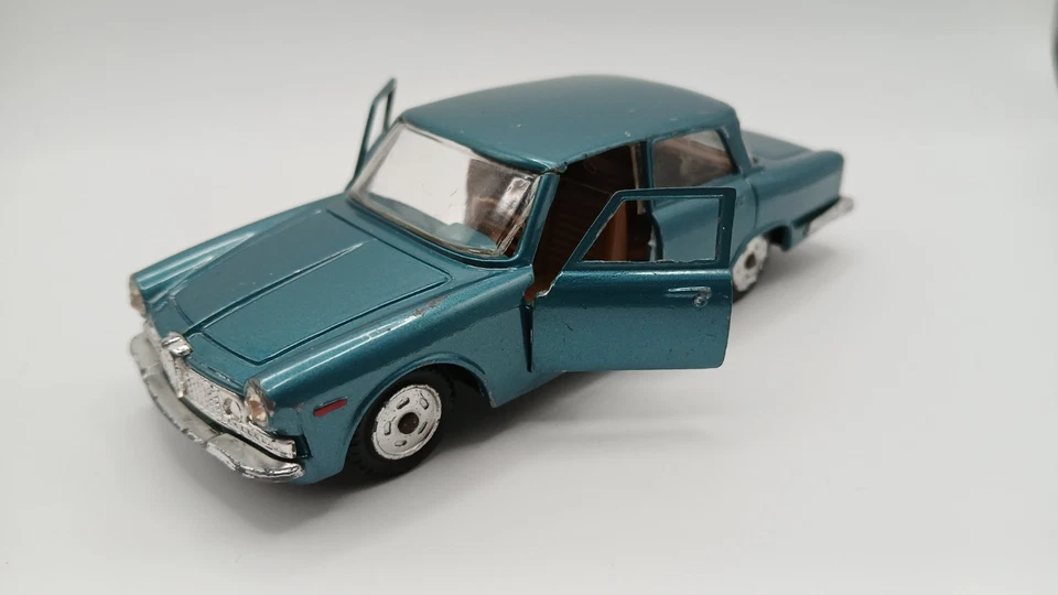Mebetoys A4 ALFA ROMEO 2600 - Immagine 4 di 4