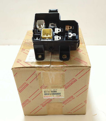 New OEM genuine Lexus Engine Fuse Box Block 1998-2000 GS300 GS400 82740-30280