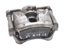 Mercedes CLA W117 C117 180 AMG Bremssattel Bremse Vorne Links A0004217381