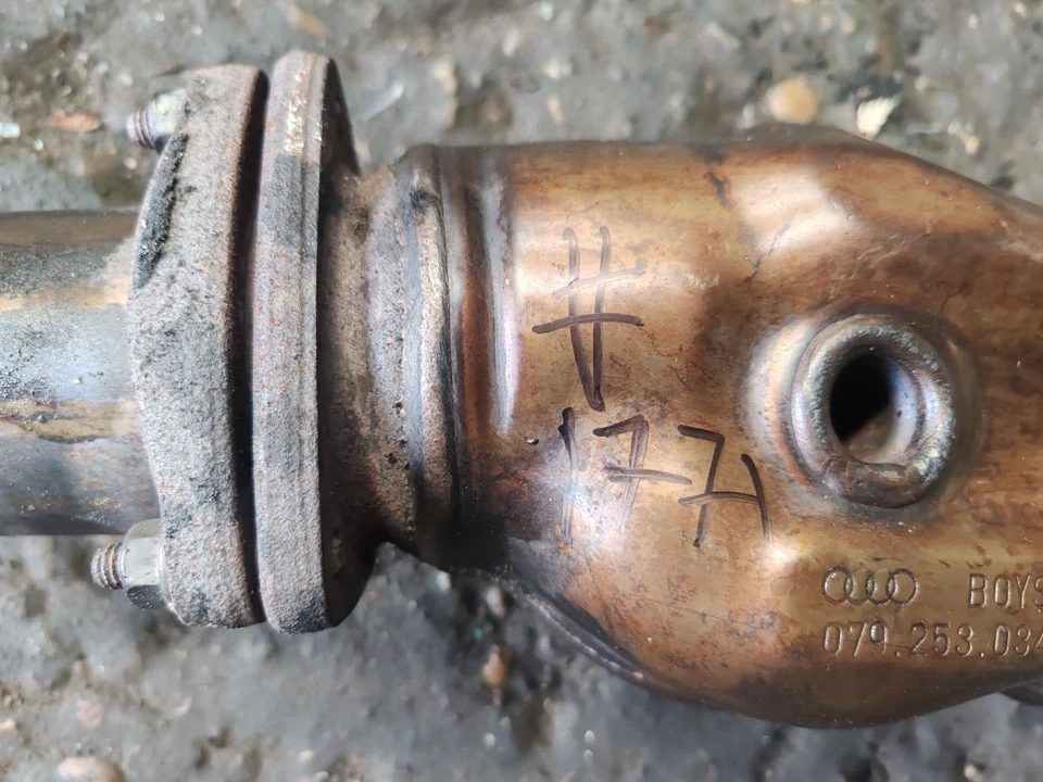 AUDI A4 B7 2007 4,2 V8 BBK colector de escape lado derecho 079253034A Foto 3 de 4