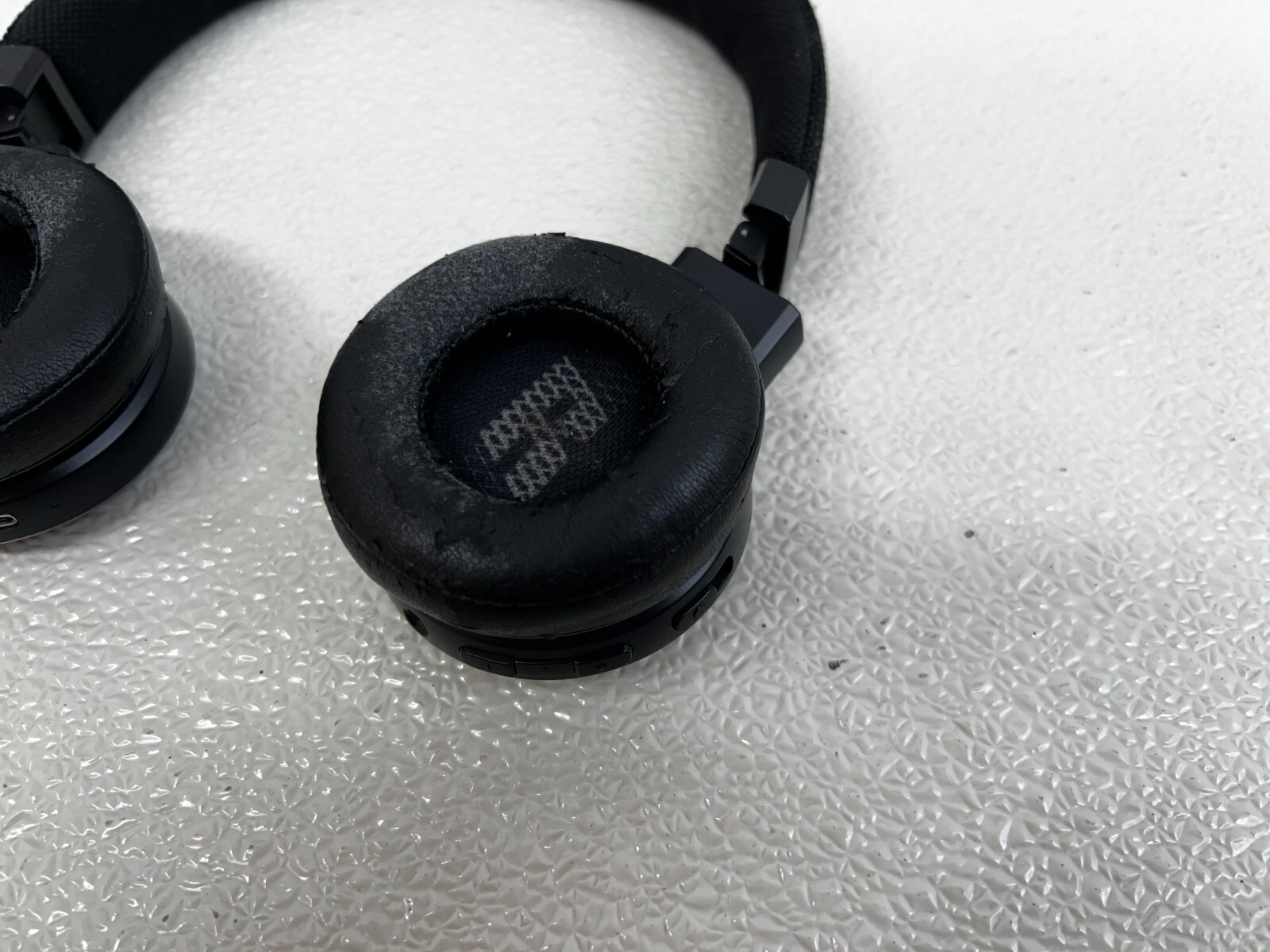 JBL Live 460NC Wireless OnEar NoiseCancelling Headphones Black