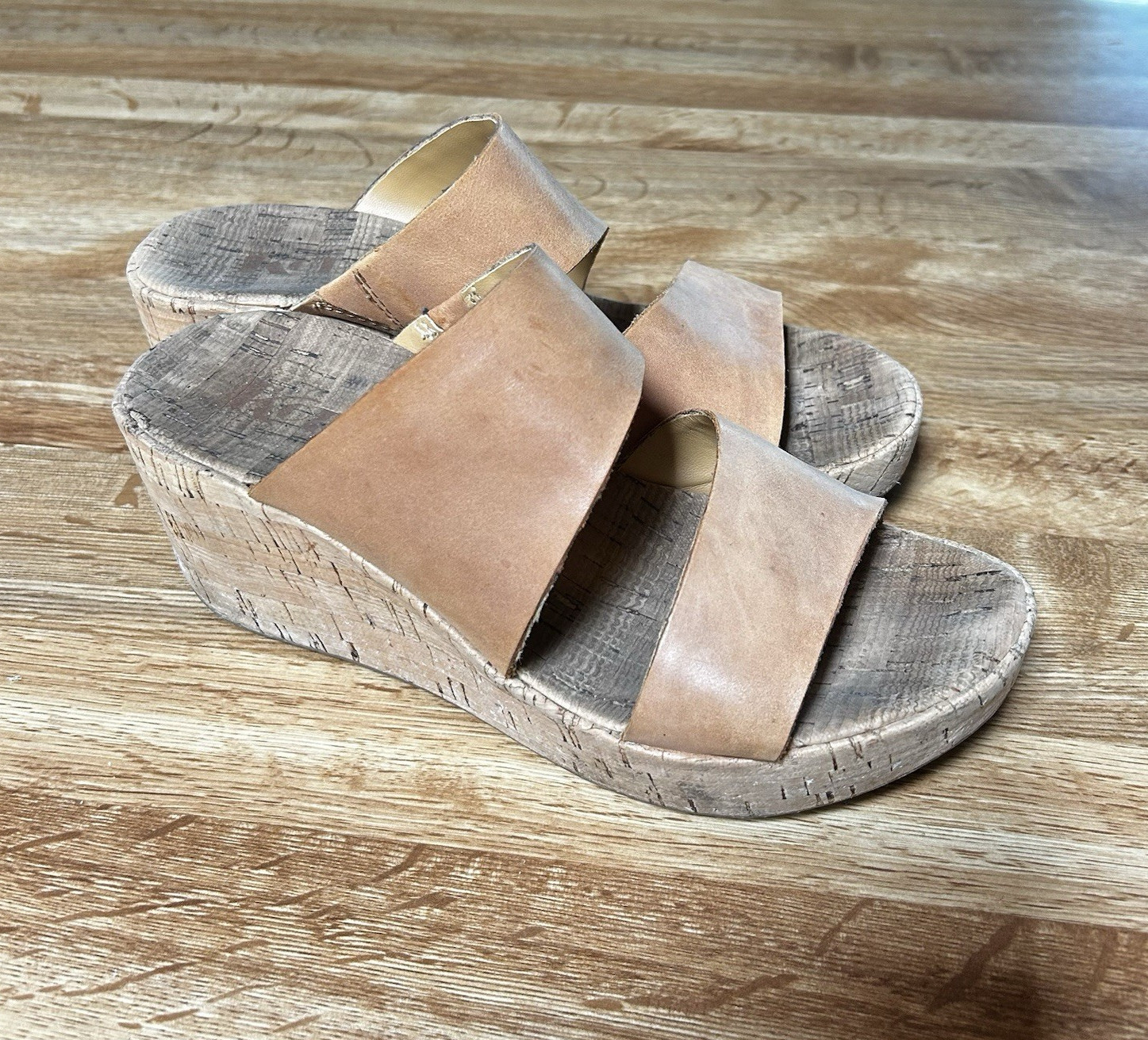Born Wonens wedge sandals light tan Boho comfortable size 7