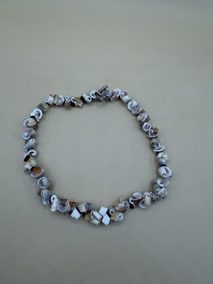 Vintage 1970s Conch Shell Necklace Hawaiian Tropical Shell Choker Surfer Beach