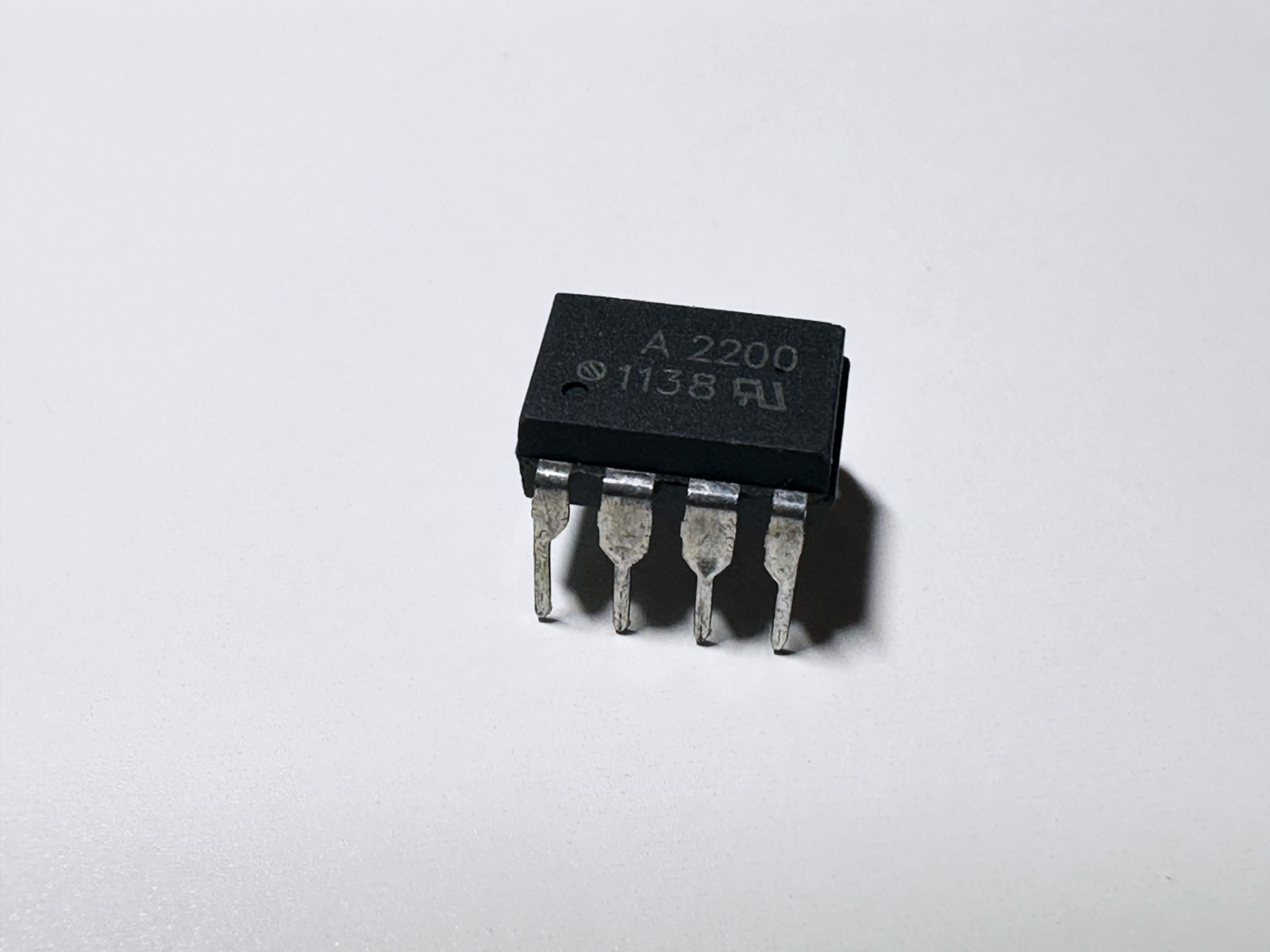 5PCS HCPL-2200 A2200 Avago Low Input Current Logic Gate Optocoupler 5MBd DIP-8