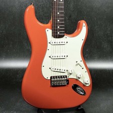 Fender Hecha en Japón Stratocaster Fiesta Tradicional Años 60 Roja