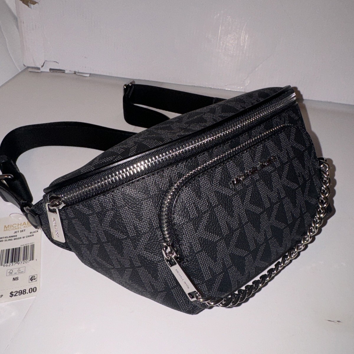 MICHAEL KORS ブラック メッセンジャーバッグ Jet Set Travel Large Logo Messenger Bag | Michael Kors [US]