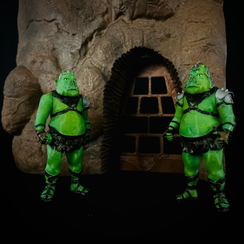 Custom Rancor's Lair Pit Back Wall with Door Diorama for 3.75 IN (1:18) FIGURE - Picture 5 of 5
