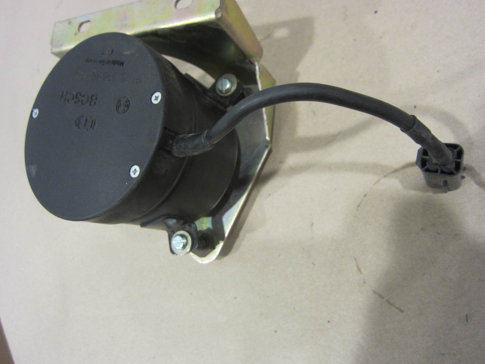 Ferrari 355 5.2 (Motronic) - Anti -Lift Sensor with Bracket - Part# 180096