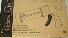 The Pampered Chef 1525 Cookie Press with 16 Discs - White
