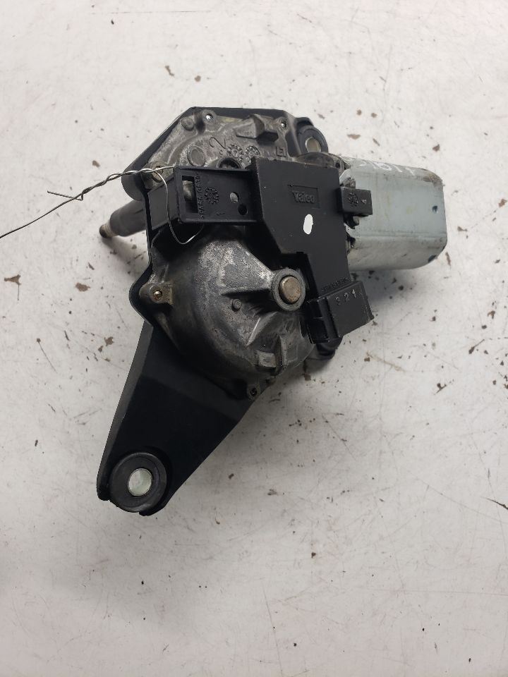 2004-2009 Dodge Durango Rear Wiper Motor Replacement 1330504
