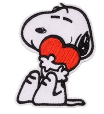 SNOOPY & WOODSTOCK Hugging Red Heart - PEANUTS - Embroidered Iron-On Patch
