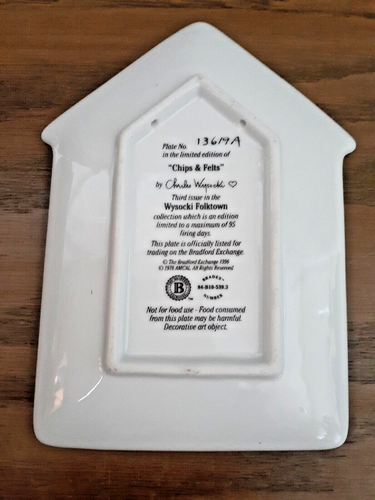 Wysocki Folktown 1996 Decorative Plate Collection Set of 3 - Picture 6 of 8