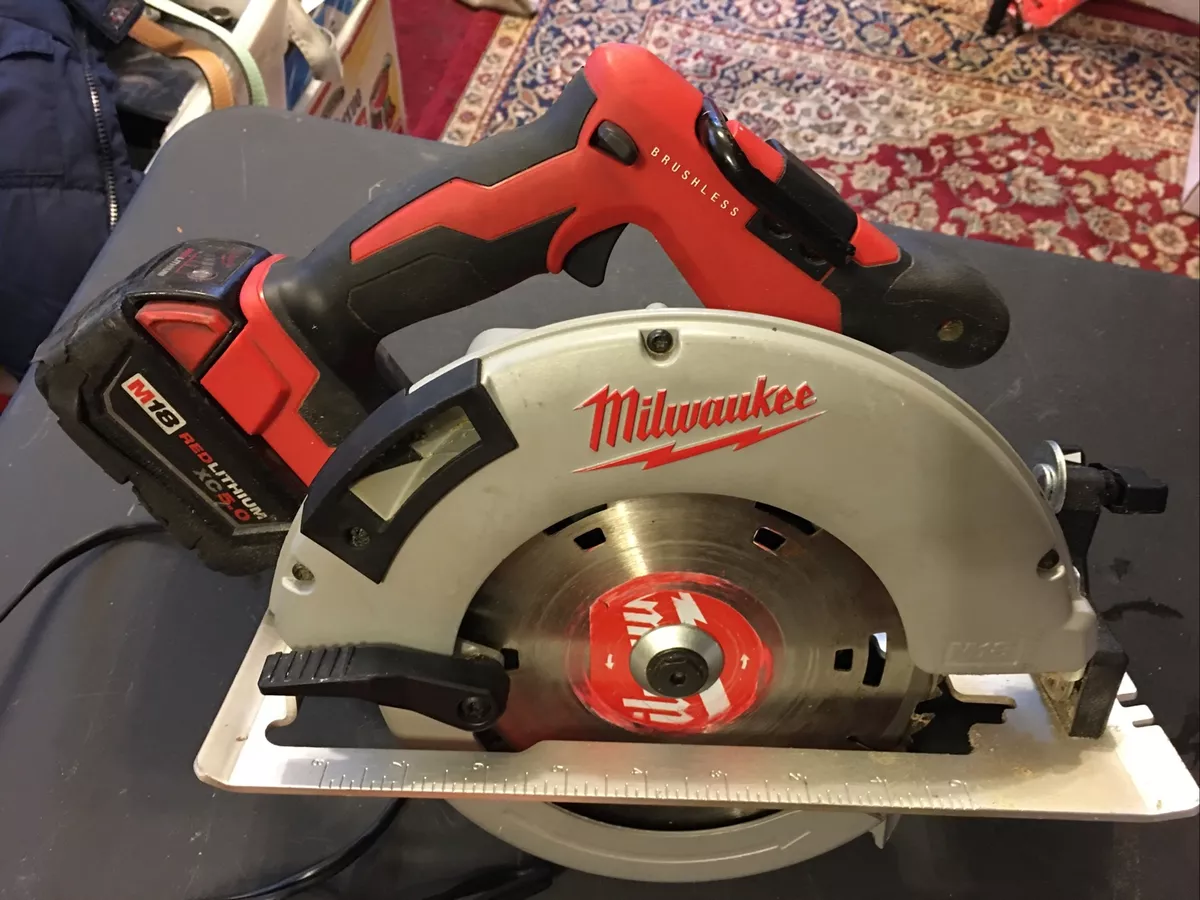 Milwaukee Tool 2631-20 M18 Brushless 7-1/4 in. Circular Saw