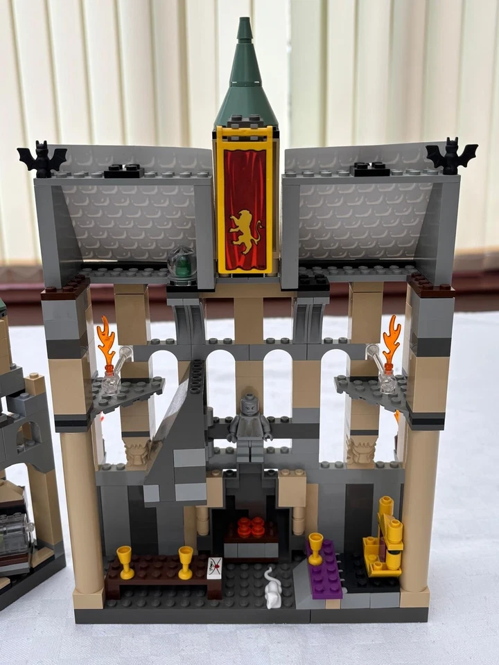 LEGO Harry Potter 4709 Hogwarts Castle, photo 2 of 5