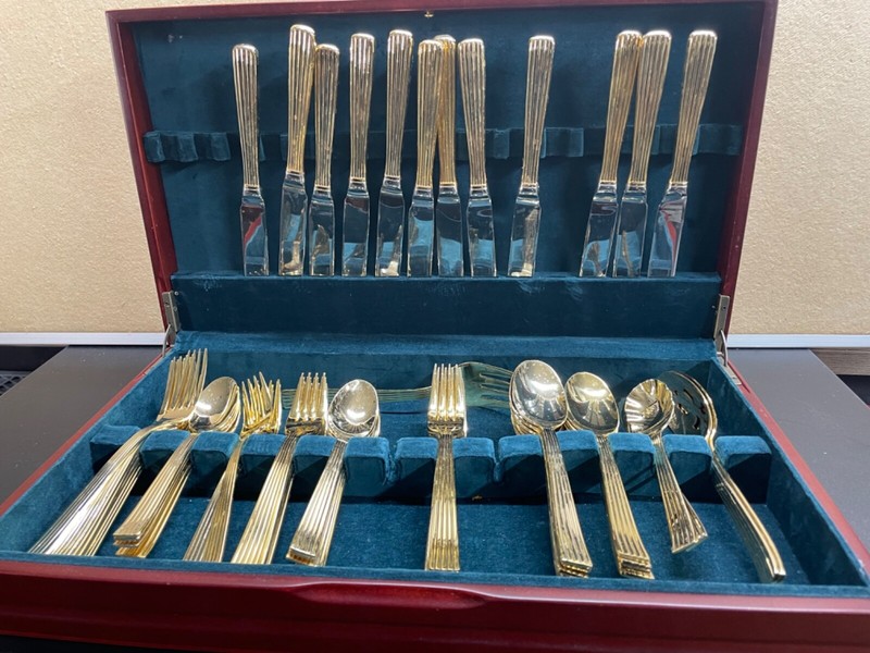 Wallace Gold Silverware set lot of 65 pieces in case please see pics