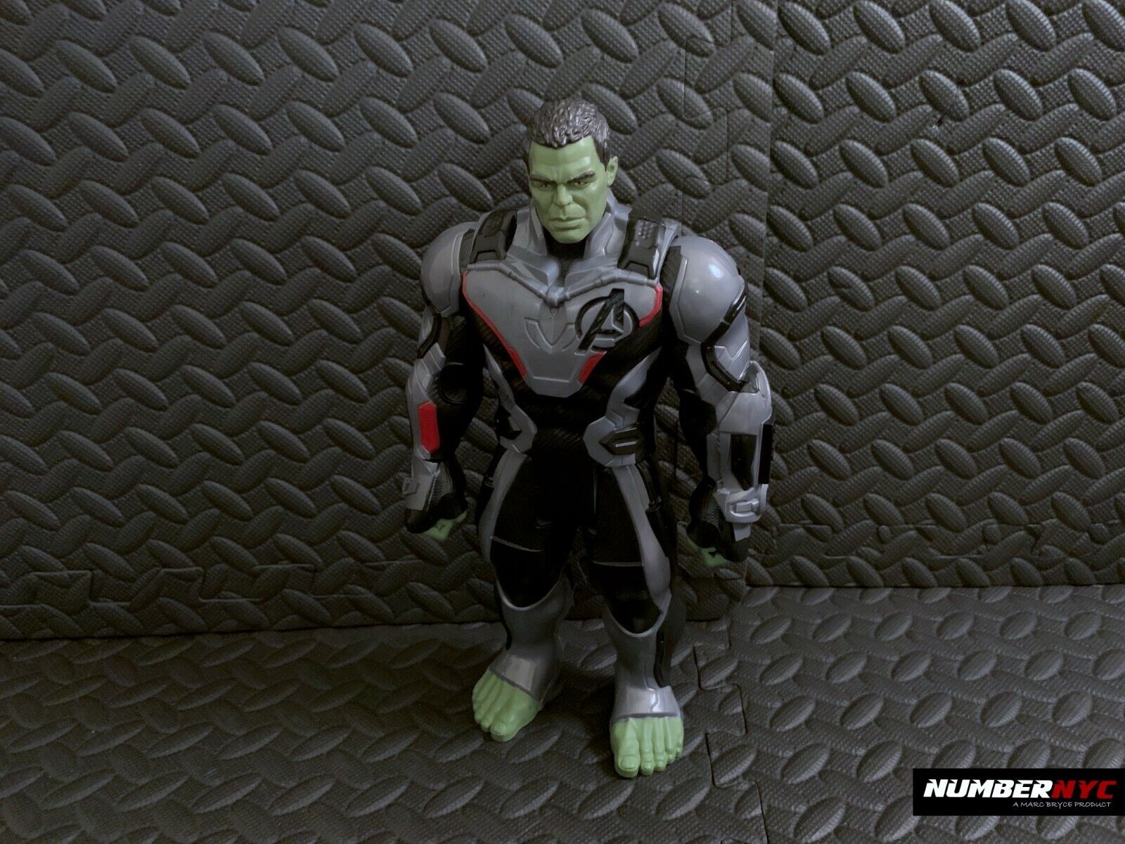2018 Hasbro Marvel Avengers Suit The Incredible Hulk Action Figure 12” C-3632B
