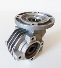 Lenze P030FB01C0PV5 13364265 Getriebe i:7 -unused-