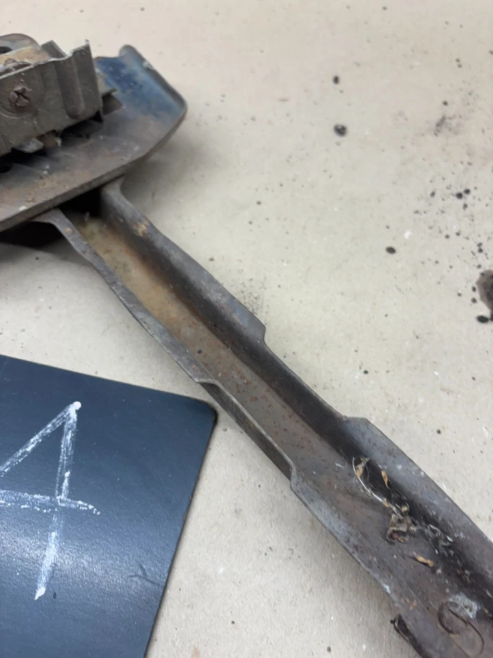 Ford Truck F150 F250 F350 1973-1979 78-79 Bronco capó pestillo rejilla soporte configuración Foto 3 de 4