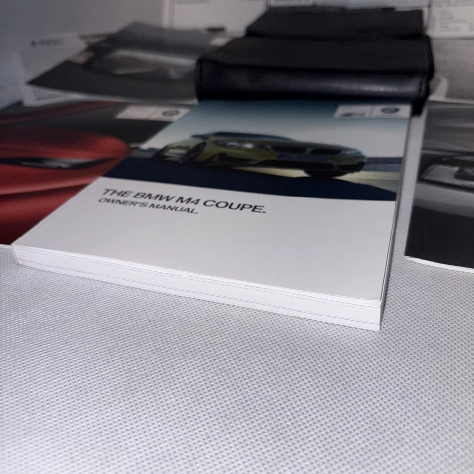 BMW M6 Gran Coupé 2017 - juego completo y original manual del propietario con estuche de cuero Foto 3 de 4