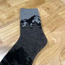 Northeast Outfitters Men's Large Cozy Cabin On The Range Socks Black Mountains