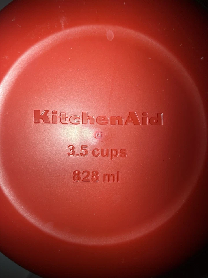 Kitchenaid Juego de Cuencos Anidados con Tapas - 4 Cuencos (4.5, 3.5, 2.5, 1.5 Tazas) Foto 4 de 4