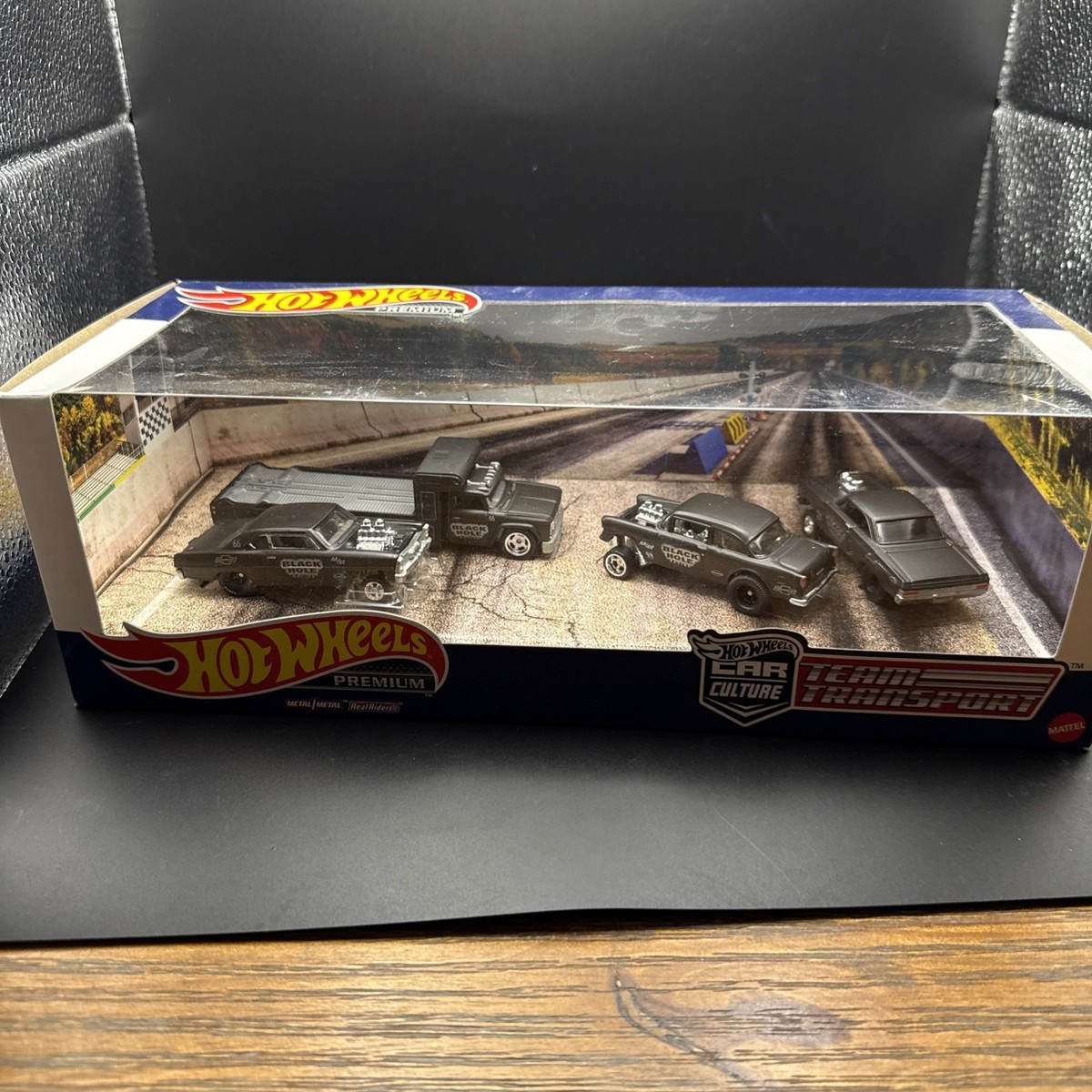 ホットウィールプレミアム コレクターセット　Black Hole Gasser Amazon.com: Hot Wheels Premium Collector Set Black Hole