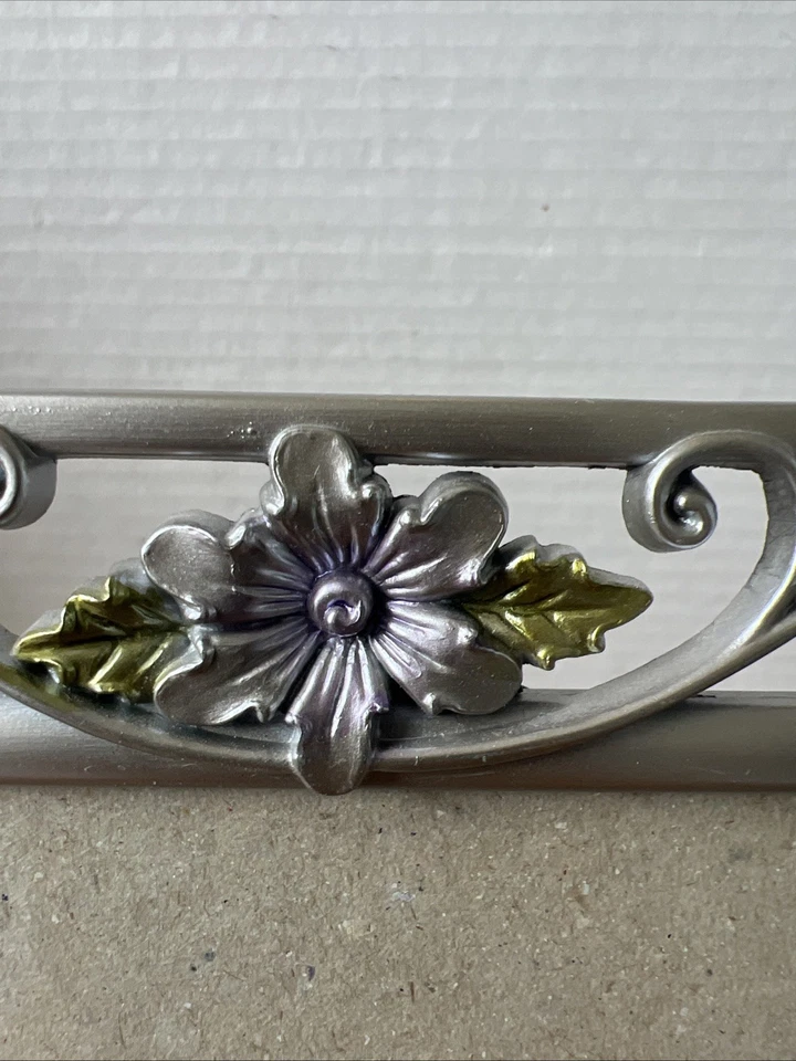 Marco de fotos de metal plateado cepillado para 5"x 7 biselado independiente  Foto 4 de 4