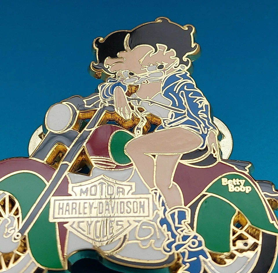 BETTY BOOP ON A HARLEY DAVIDSON M/C RARO EDICIÓN LIMITADA DE 100 PINES DE COLECCIÓN AÑOS 60-70 NUEVO Foto 4 de 4