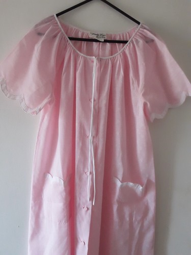 Lady Lyn Brunch Coat Womens Size 14 Sleepwear Summer Pink Pockets Buttoned - Picture 4 of 13