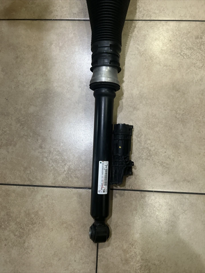 Mercedes Benz S550 Suspensión neumática Puntal Driver LH Trasero 30 K 2014 A2223200313 Foto 3 de 4