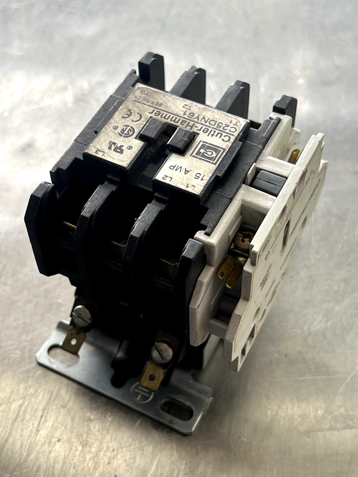 M413614P C25CNY61 Contactor 15A 24V For Alliance Dryer (USED)