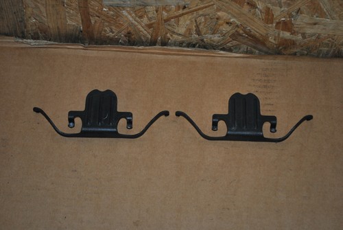 BMW E81 E87 E90 E91 E92 E60 E84 Haltefeder Feder Bremsträger Bremssattel 2 Stück