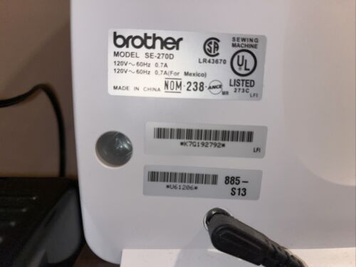 Brother SE-270D Computerized Sewing & Disney Embroidery Machine + Bonus - Picture 2 of 10