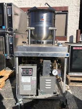 Steam Generator! MARKET FORGE MT10E TILTING KETTLE NEW!!!