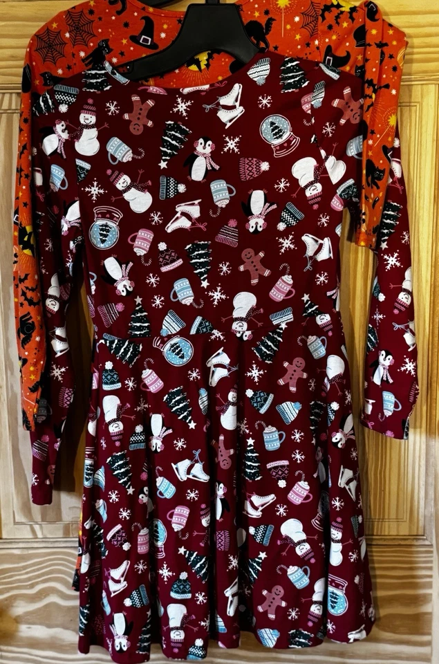 Tela roja estampada de Navidad y lugar infantil con temática de Halloween para jóvenes 10-12 Foto 4 de 4