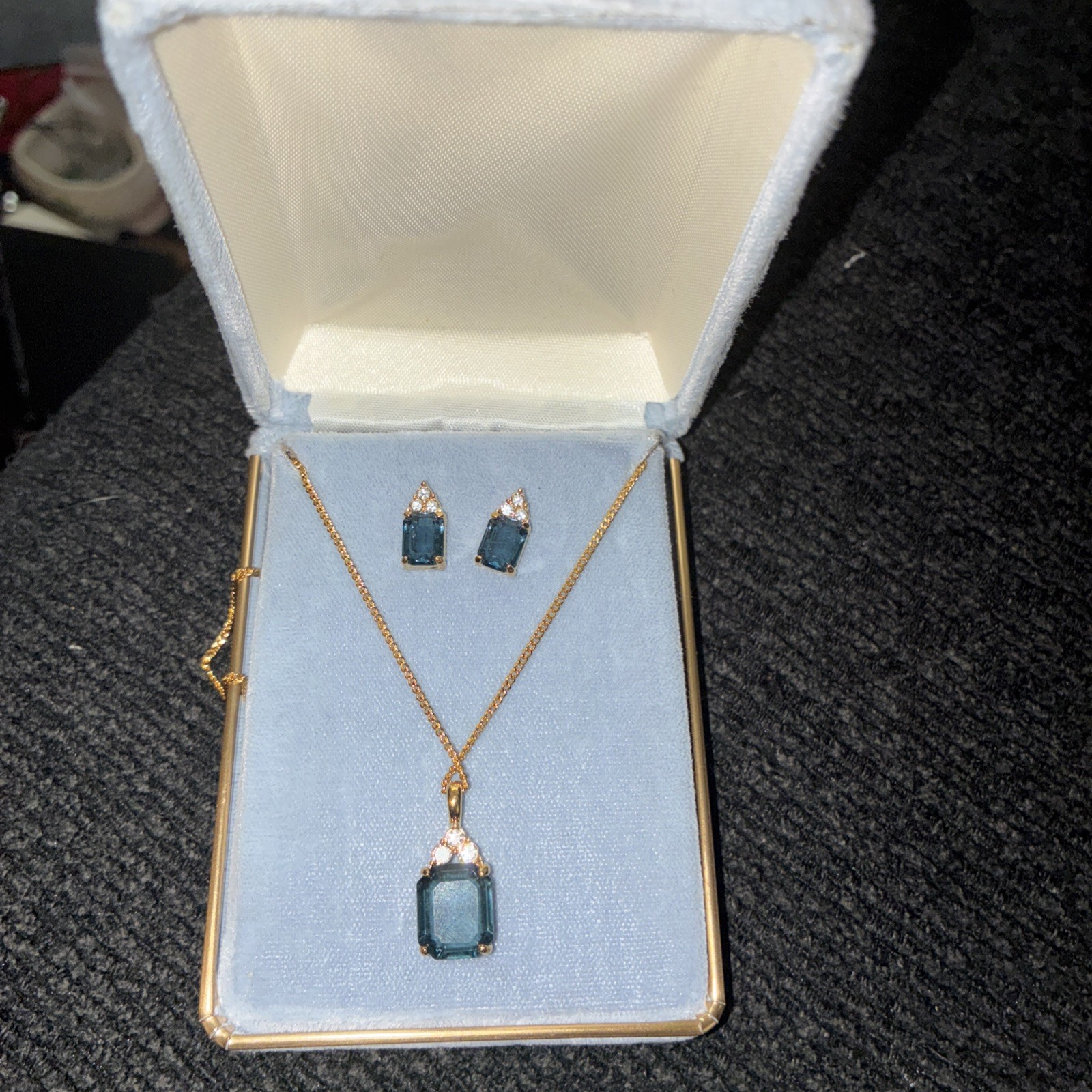 Beautiful 1950s Costume Jewelry Necklace With Earrings In Original Box