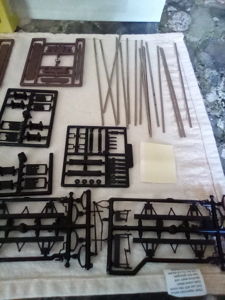 Kit ferroviario escala RATIO #755--4 vagones de vías con cargas Foto 4 de 4