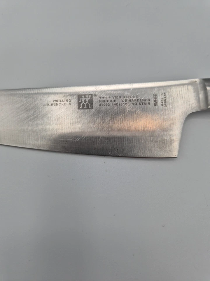 ZWILLING J.A. Faca utilitária Henckels Four Star 5,5 polegadas preparação 31093-140 usada - Imagem 3 de 3