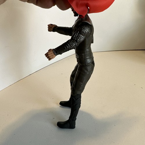 thor marvel legends action figure 6” berretto rosso - Foto 11 di 12