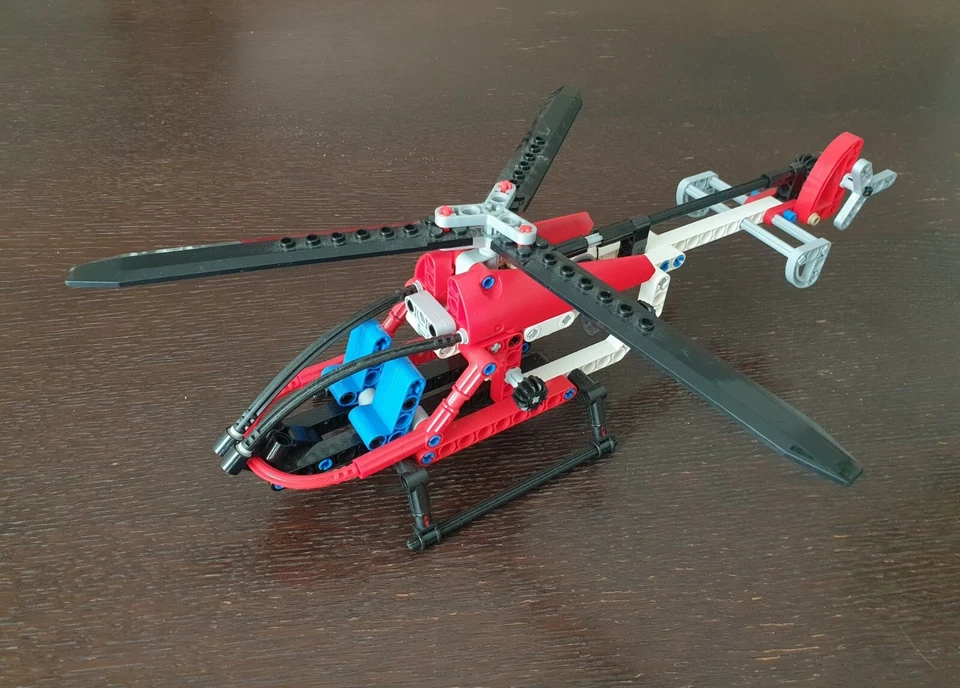 LEGO Technic 8046 Helicopter, foto 1 di 2