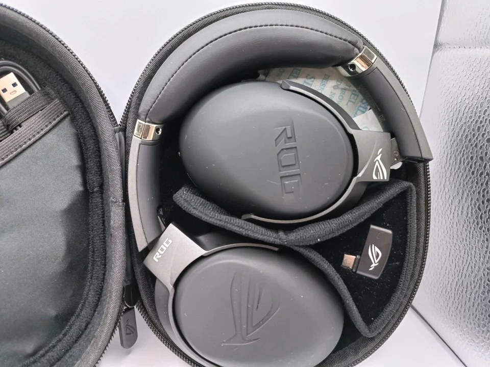 ASUS ROG Strix Go 2.4 Gamingheadset, kabelgebunden und kabellos , Schwarz - Bild 4 von 4